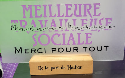 2mm acrylic plaque ''Best Educator'', personalized with name, with wooden support