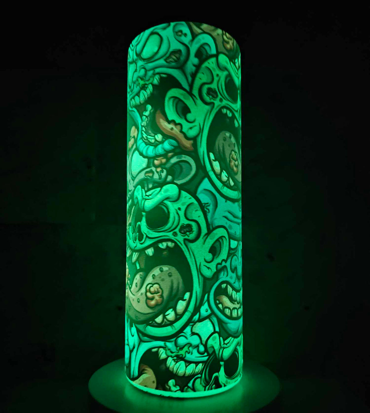 Tumbler 20 oz Zombies | Gobelet phosphorescent Glow in the Dark | Tasse isotherme style horreur, Halloween | Verre avec paille
