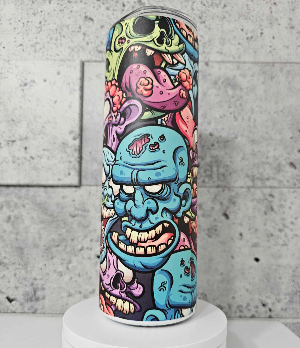 Tumbler 20 oz Zombies | Gobelet phosphorescent Glow in the Dark | Tasse isotherme style horreur, Halloween | Verre avec paille