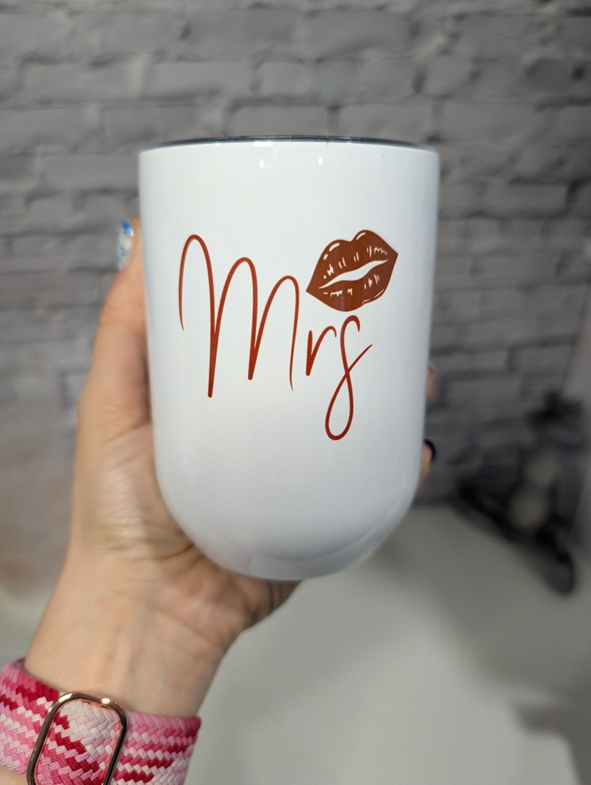 Verre à Vin Isotherme 12 oz – Modèle "Mrs." (Mariage & Bride-to-be) 🍷💍